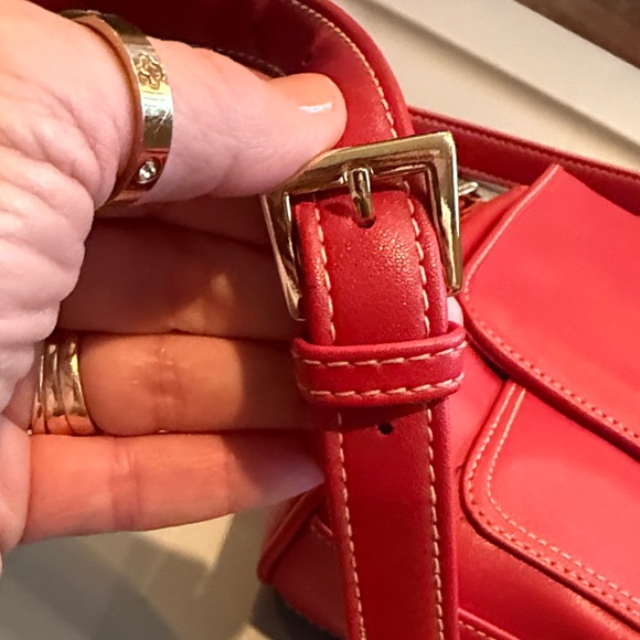 Liz Claiborne Bold red Crossbody Bag - Picture 3 of 13